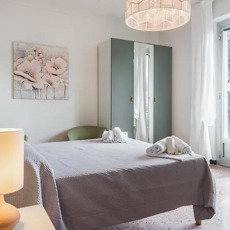 Apartment Guesthost - Modern & La Spezia