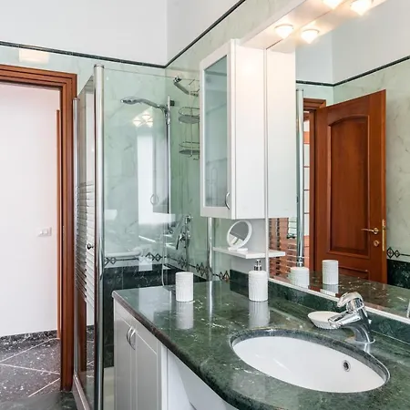 Modern & * لا سبيتسْيا